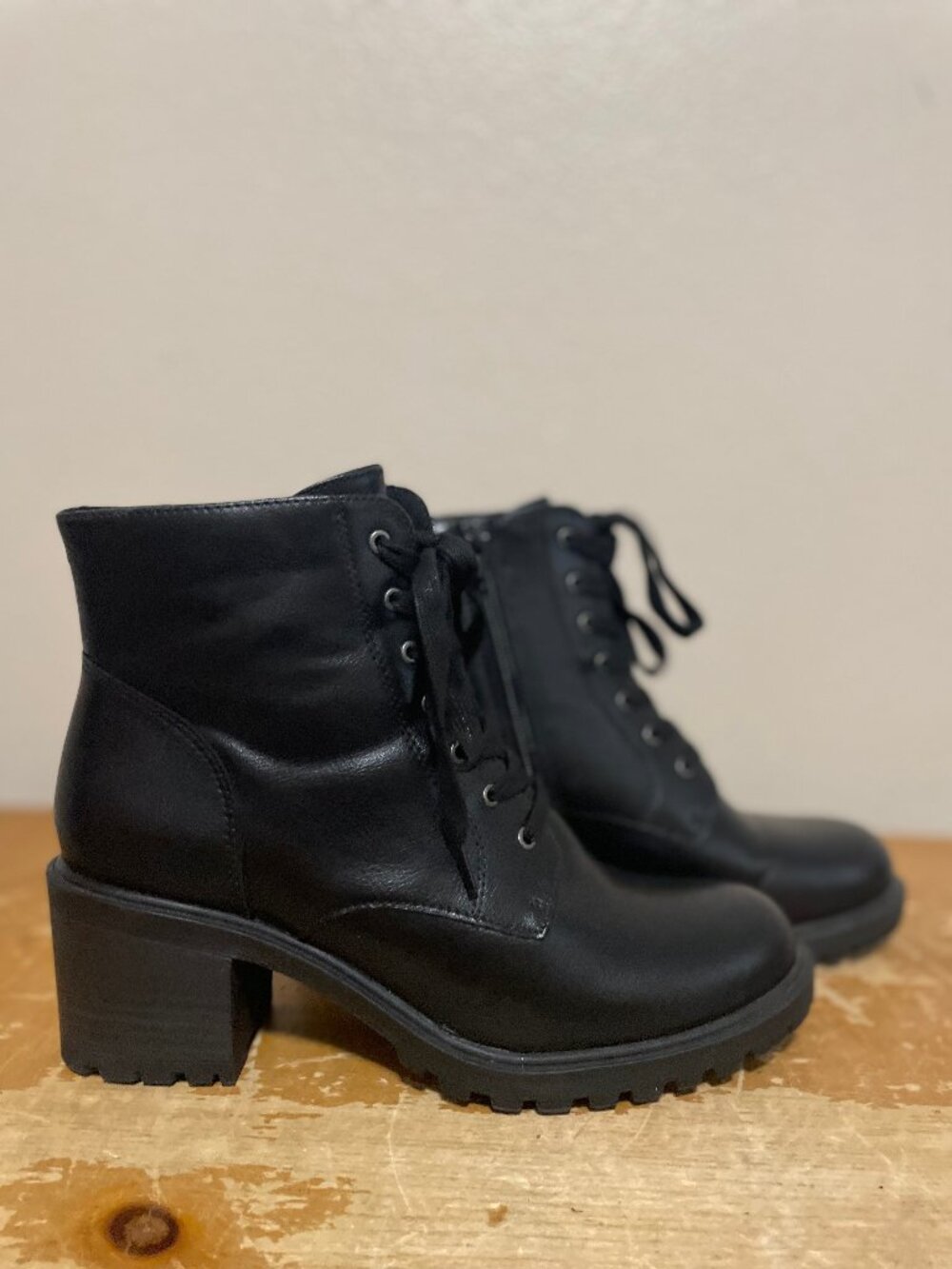 Frye & Co Ayla Black Lace & Zip Ankle Boots Stacked Heel Womens Size 9M